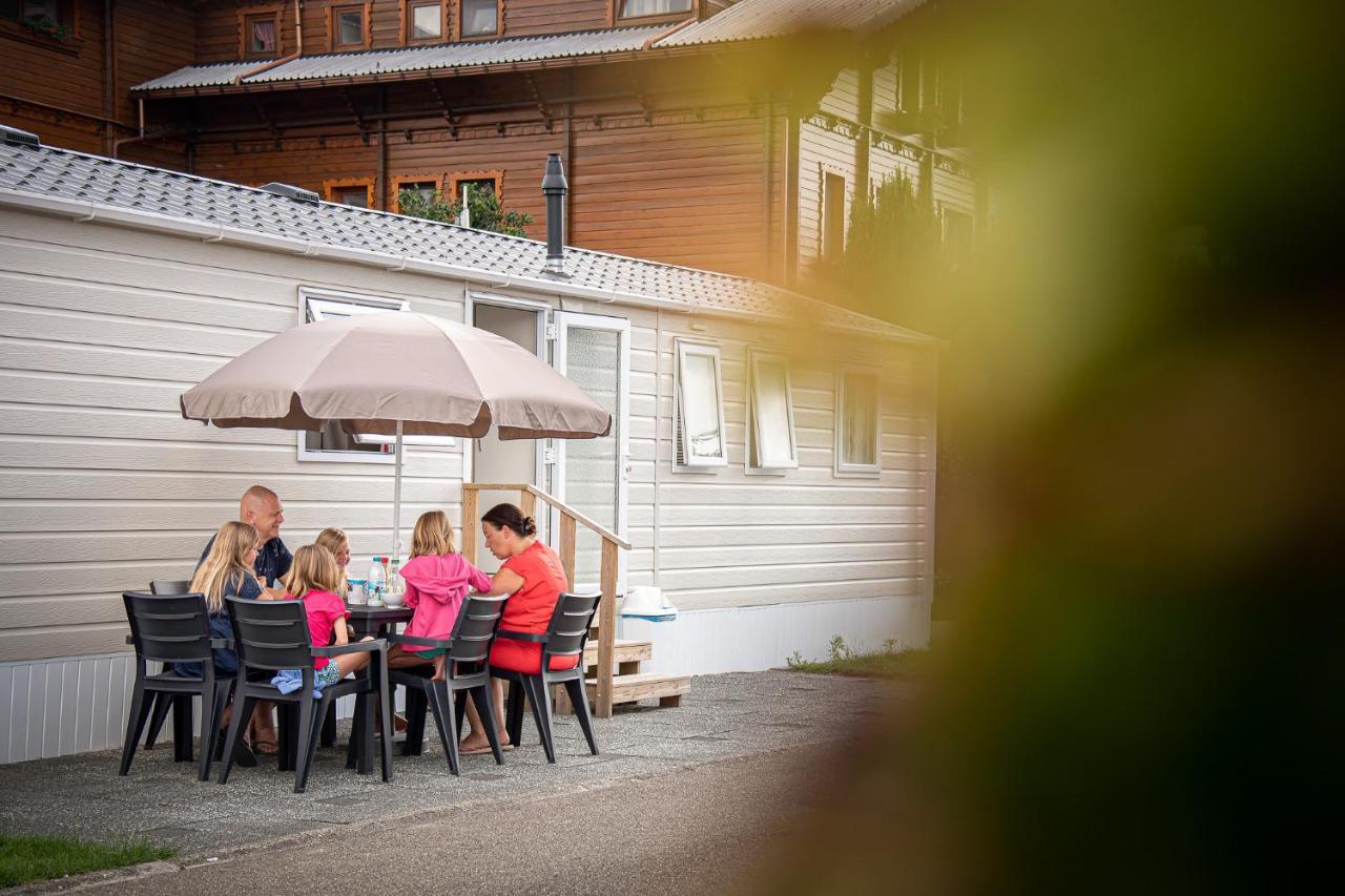 Vakantiepark Wilhelm Tell Superieur Chalet Opglabbeek Eksteriør bilde